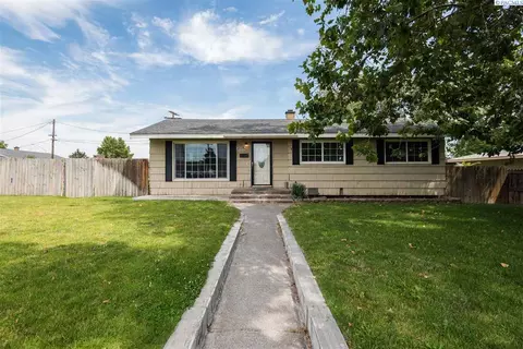 2115 N 19th Ave, Pasco, WA 99301 photo 1