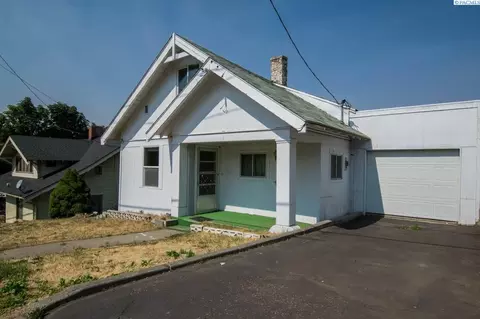 305 E Thorn St, Colfax, WA 99111 photo 1