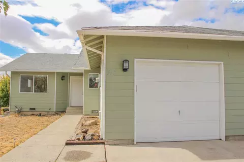 557 SE Shoemaker, Pullman, WA 99163 photo 1