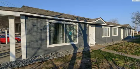 1012 S 4th Ln, Pasco, WA 99301 photo 1