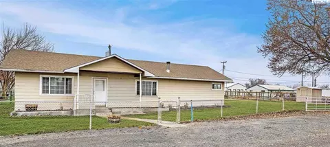 227 Walnut St, Burbank, WA 99323 photo 1