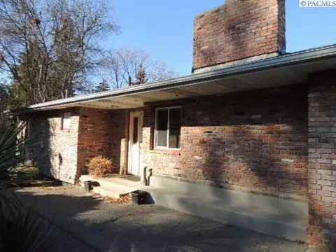 1820 NE Upper Dr, Pullman, WA 99163 photo 1