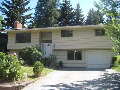 910 SW Cityview St, Pullman, WA 99163 photo 1