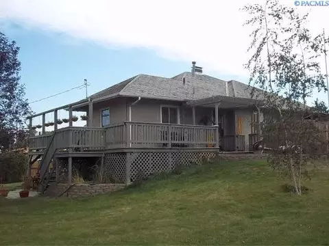 150 NW Harold Dr, Pullman, WA 99163 photo 1