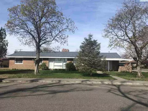 824 N 18th Ave, Pasco, WA 99301 photo 1