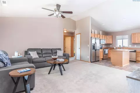 8915 Durham, Pasco, WA 99301 photo 1