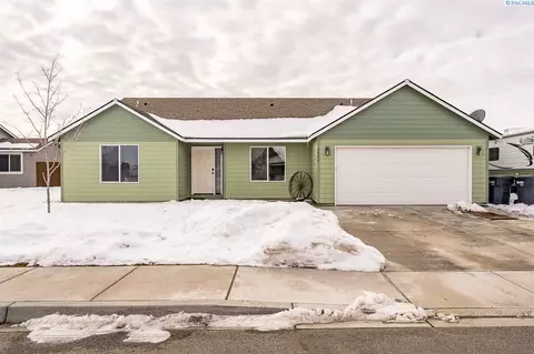 5804 Three Rivers Dr, Pasco, WA 99301 photo 1