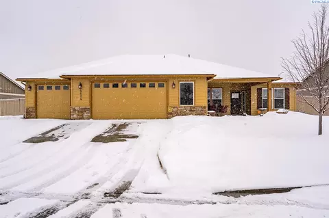 4604 Meadow View Dr, Pasco, WA 99301 photo 1
