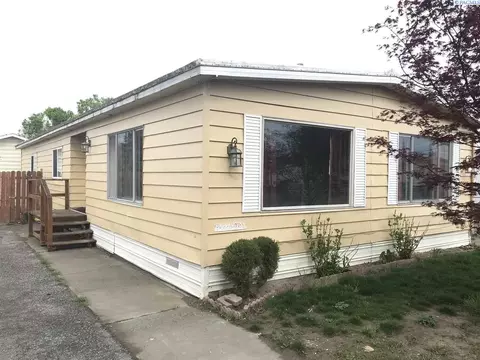322 S 25th, Pasco, WA 99301 photo 1