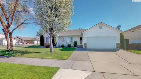8412 Lancaster Dr, Pasco, WA 99301 photo 1