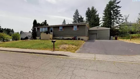 2205 NW Turner Dr, Pullman, WA 99163 photo 1
