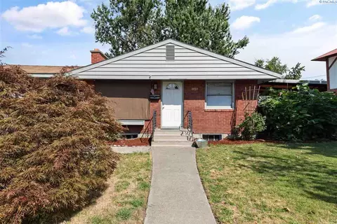 1727 N 18th Dr, Pasco, WA 99301 photo 1
