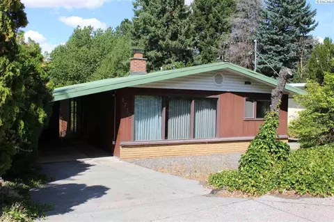 1710 NE Wheatland Dr, Pullman, WA 99163 photo 1