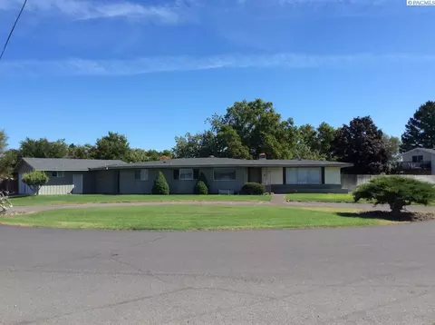 4321 W Riverhaven St, Pasco, WA 99301 photo 1