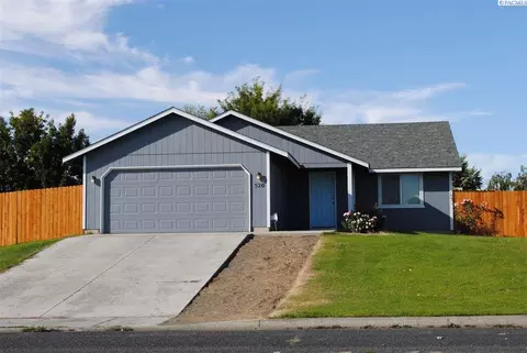 520 E Clark, Connell, WA 99326 photo 1