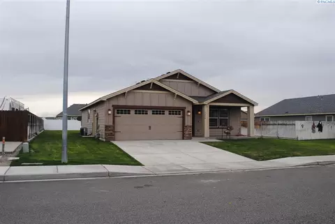 5614 Denver Dr, Pasco, WA 99301 photo 1