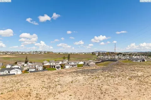 1320-1330 SW Panorama Dr, Pullman, WA 99163 photo 1