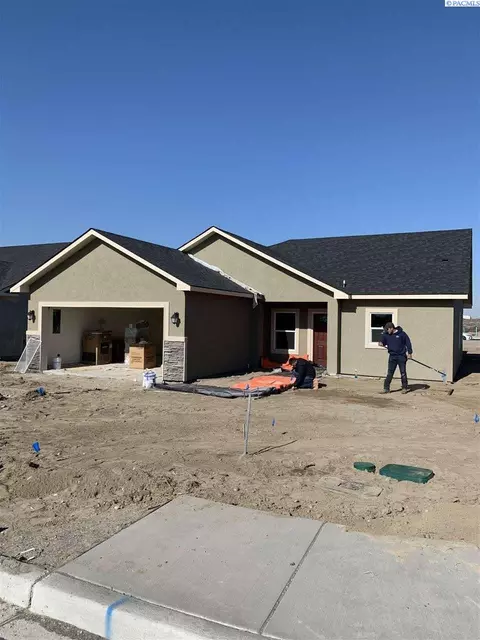 1813 E Spokane, Pasco, WA 99301 photo 1