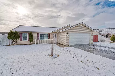 416 E Broadway Pl, Pasco, WA 99301 photo 1