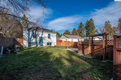 317 NW True St, Pullman, WA 99163 photo 1