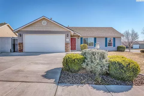 3307 Emerald Downs Ln, Pasco, WA 99301 photo 1