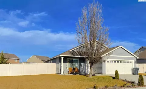 7923 Salmon Dr, Pasco, WA 99301 photo 1