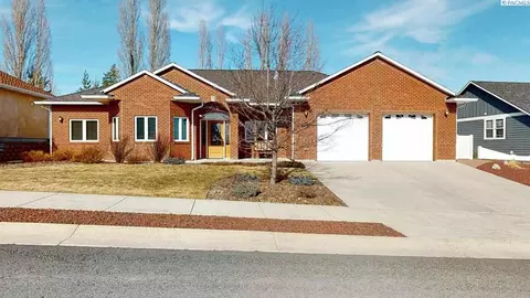 300 SW Prairie Ct, Pullman, WA 99163 photo 1