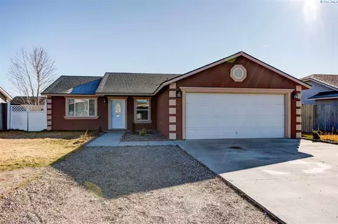 627 N Cedar Ave, Pasco, WA 99301 photo 1