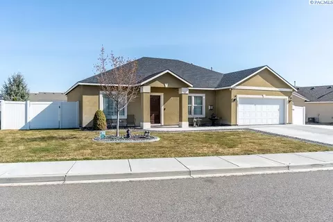 4607 Laredo Dr, Pasco, WA 99301 photo 1