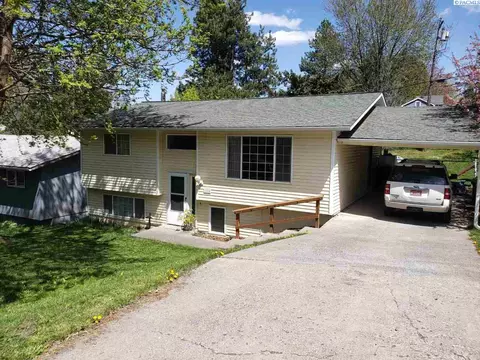 1800 NW Hall Dr, Pullman, WA 99163 photo 1