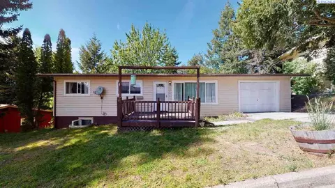 1500 NE Upper Dr, Pullman, WA 99163 photo 1