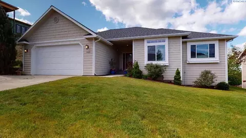 1020 SW Crestview St, Pullman, WA 99163 photo 1