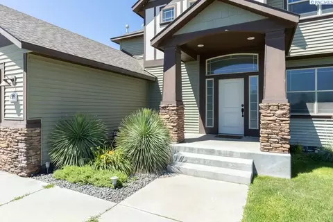 4909 NW Commons Dr, Pasco, WA 99301 photo 1