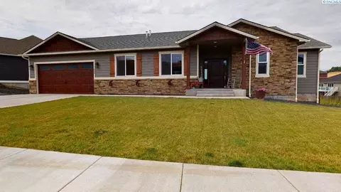 1020 NW Marshland St, Pullman, WA 99163 photo 1