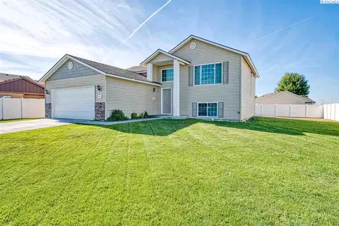 7716 Three Rivers Dr, Pasco, WA 99301 photo 1