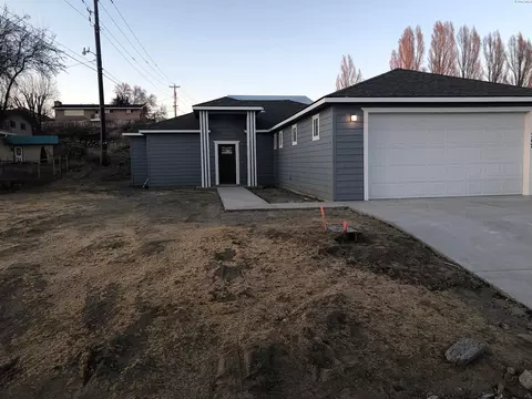342 E Davis St, Connell, WA 99326 photo 1
