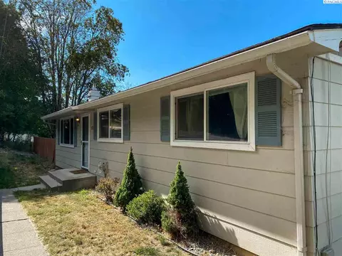 527 E Upper A St, Colfax, WA 99111 photo 1