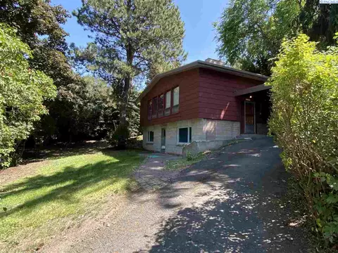 1220 NE Cove Way, Pullman, WA 99163 photo 1