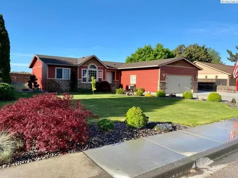 4106 Meadow View Dr, Pasco, WA 99301 photo 1