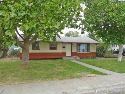 1920 N 17th Ave, Pasco, WA 99301 photo 1