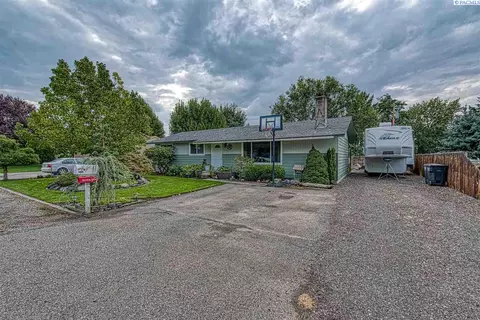 4020 W Agate St, Pasco, WA 99301 photo 1