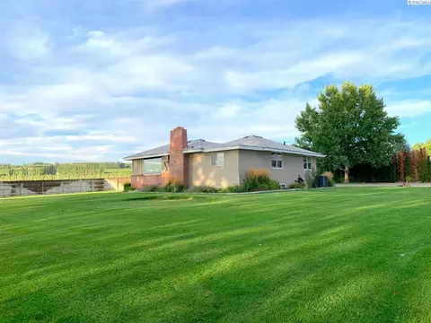 9551 W Sagemoor Rd, Pasco, WA 99301 photo 1