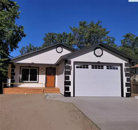 409 E B St, Granger, WA 98932 photo 1