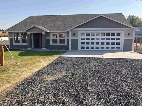 309 E Clark St, Connell, WA 99326 photo 1