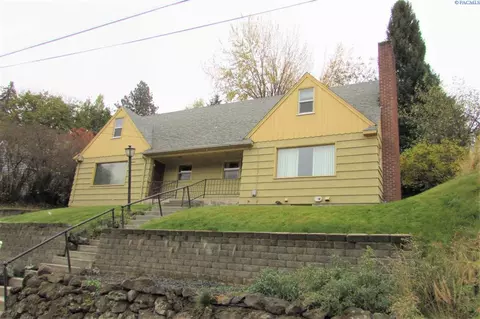 406 E James St, Colfax, WA 99111 photo 1
