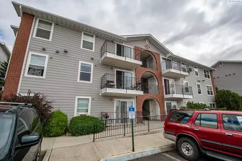 1645 NE Merman Dr #B101, Pullman, WA 99163 photo 1