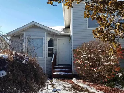 1715 NW Arcadia Dr, Pullman, WA 99163 photo 1