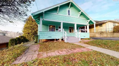 205 E Thorn St, Colfax, WA 99111 photo 1