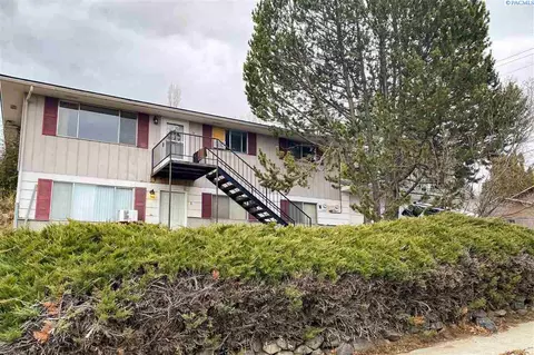 1905 NW Lamont Dr, Pullman, WA 99163 photo 1