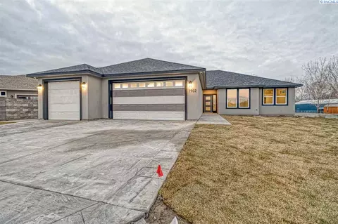 1902 Amy Loop, Pasco, WA 99301 photo 1